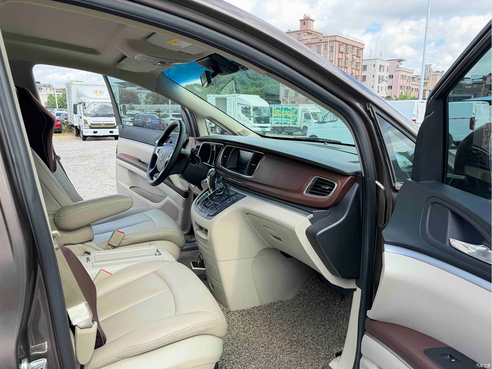 Buick GL8, 2017 11