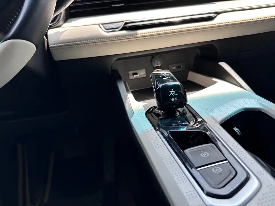 Geely Emgrand L HiP Geely Emgrand L HiP