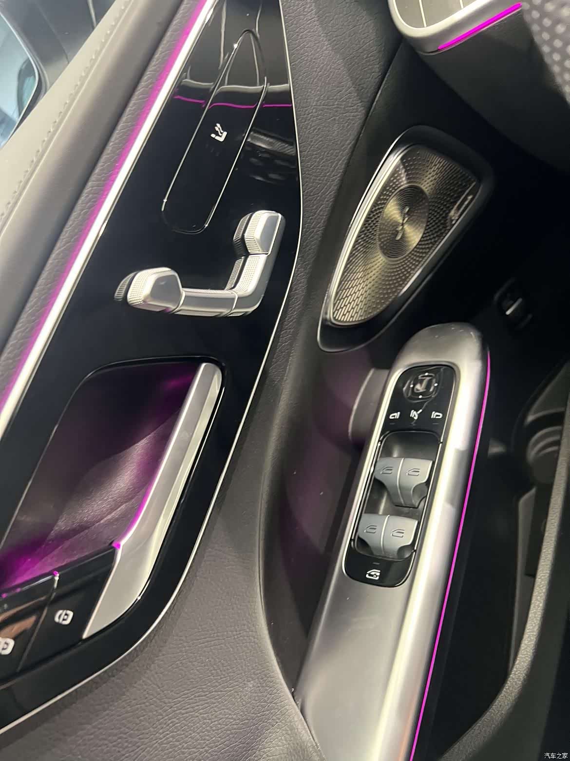 Mercedes-Benz C-Class, 2024 20