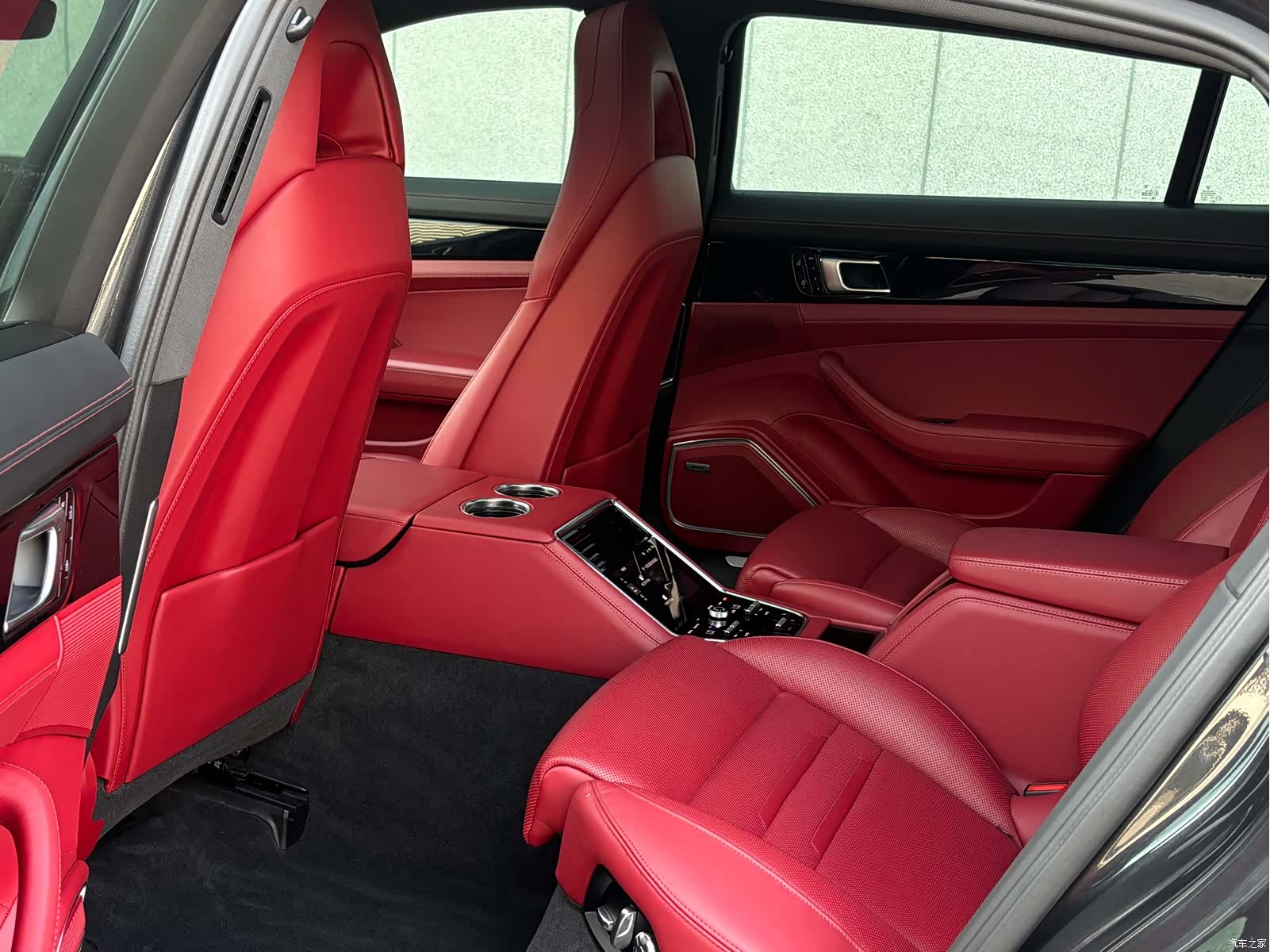 Porsche Panamera, 2022 8