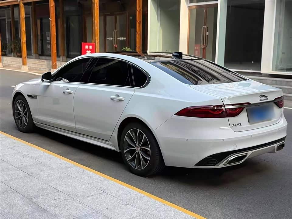 Jaguar XFL