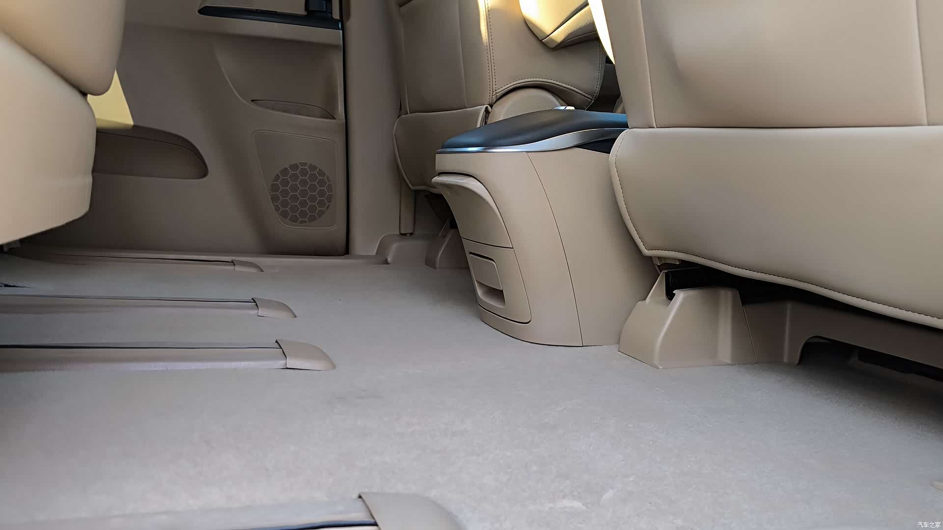 Buick GL8, 2017 35