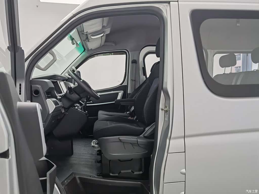 DongFeng V9, 2024 10