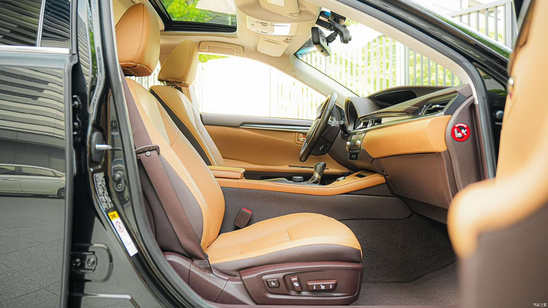 Lexus ES, 2018 11