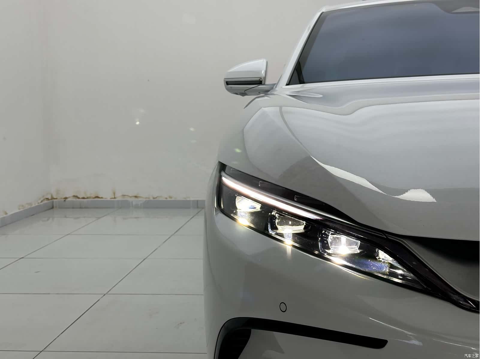 BYD Han, 2023 10
