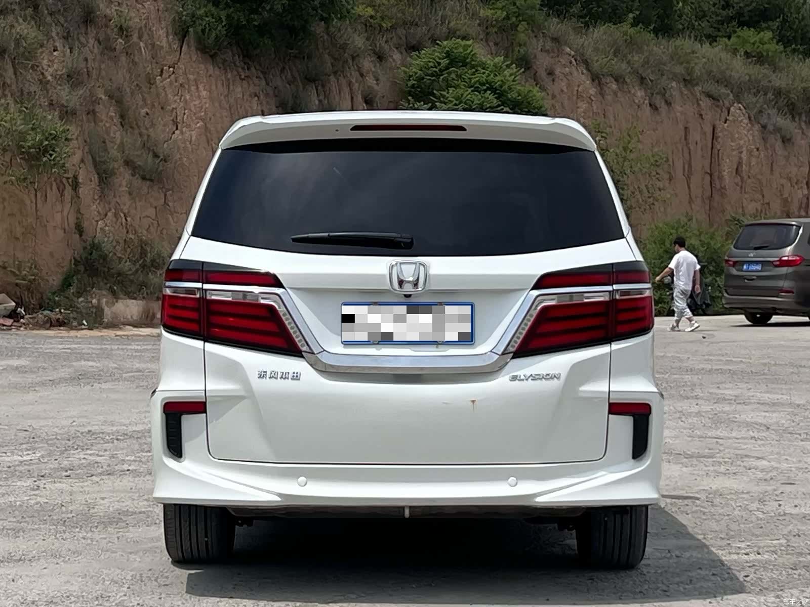 Honda Elysion, 2017 все фото