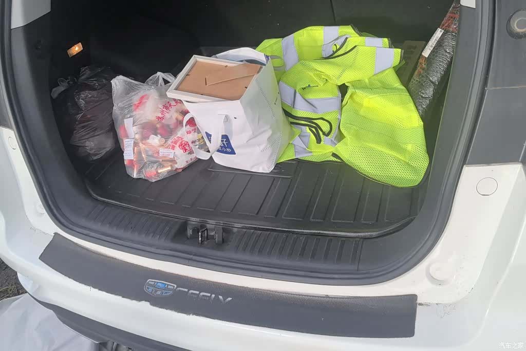 Geely X6, 2021 4