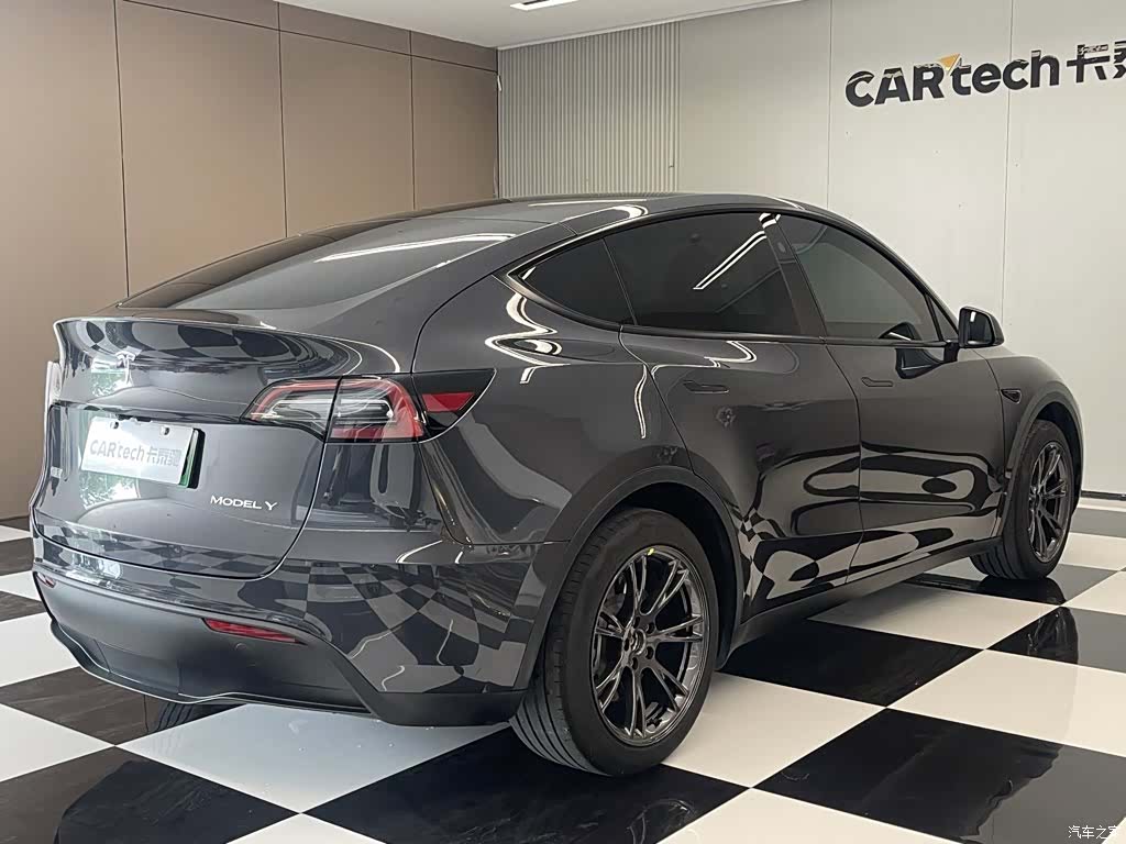 Tesla Model Y, 2025 29