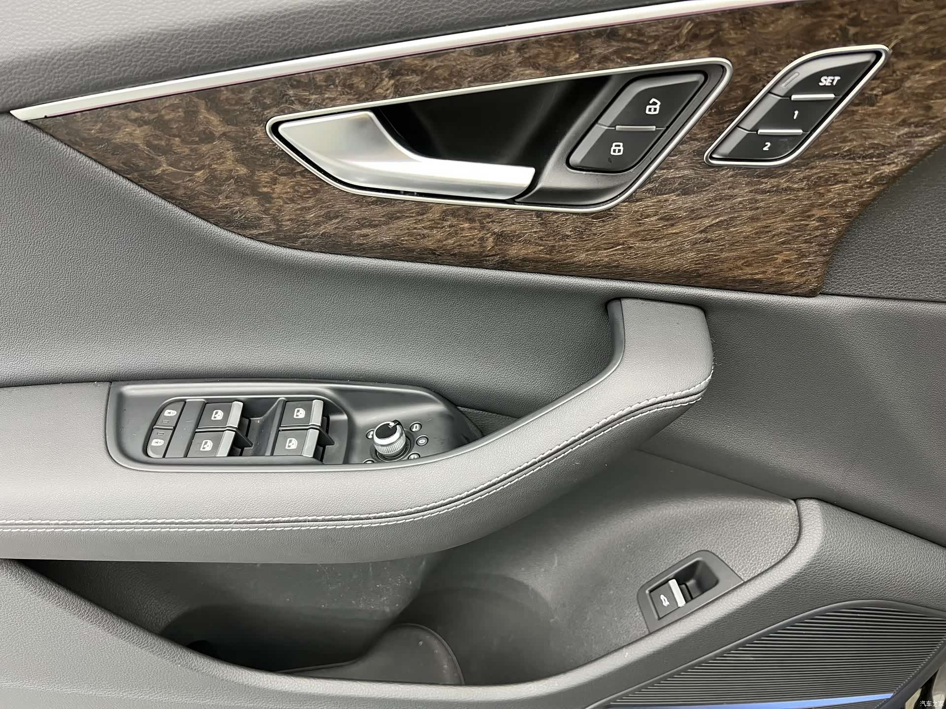 Audi Q7, 2025 10