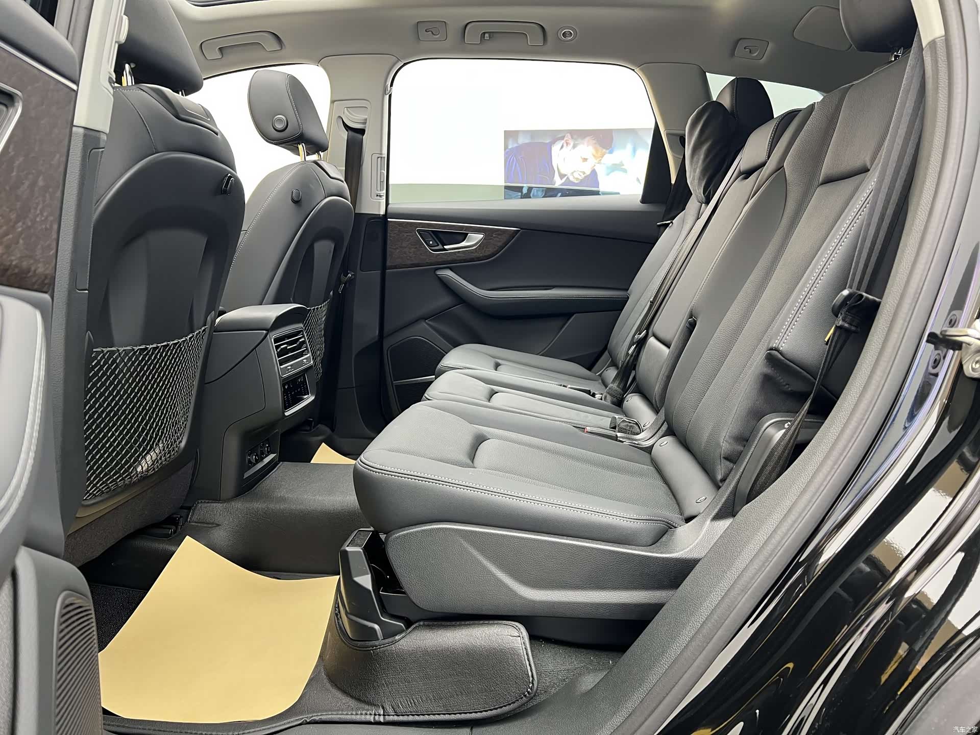 Audi Q7, 2025 6
