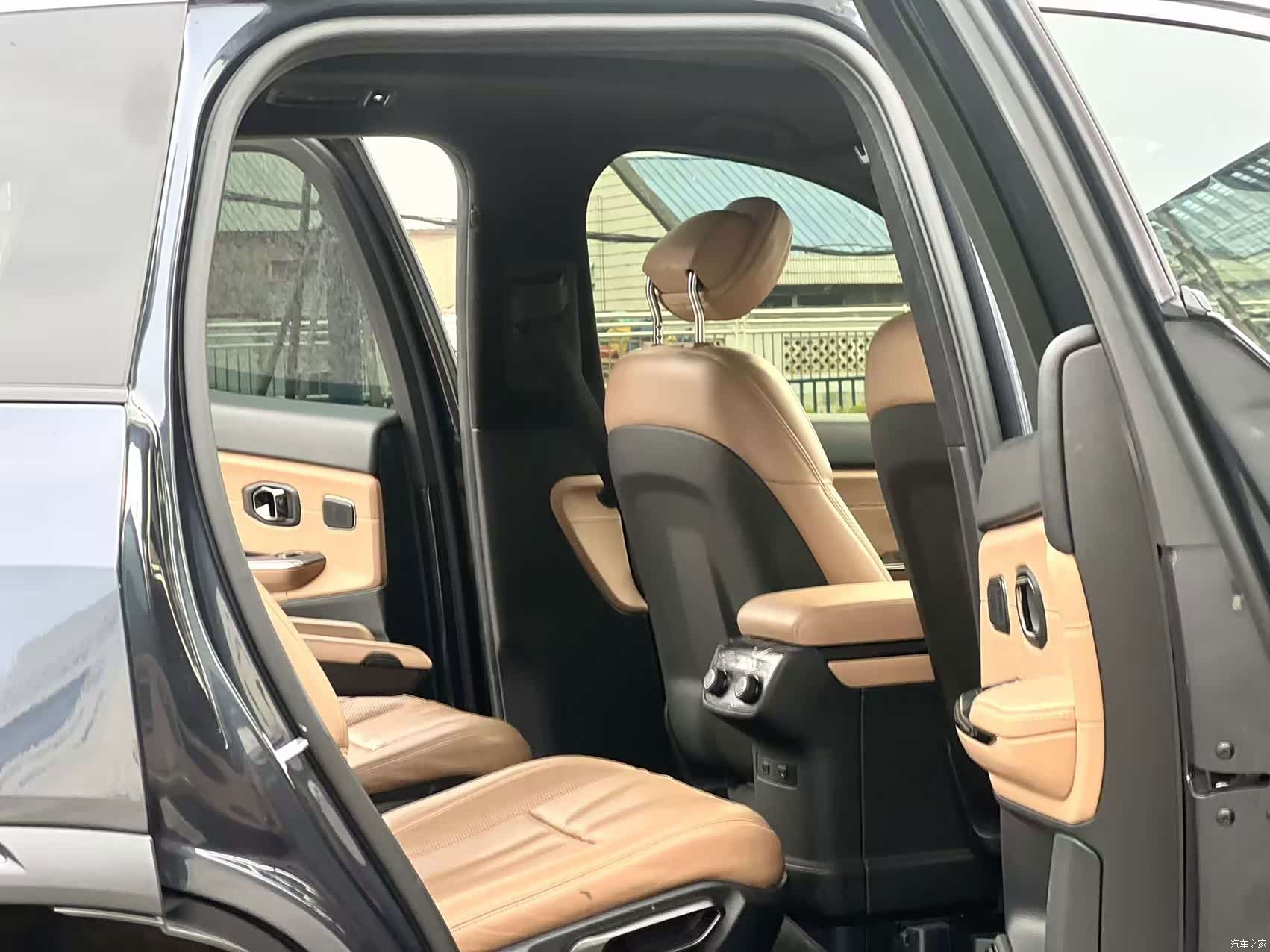 NIO ES8, 2021 11