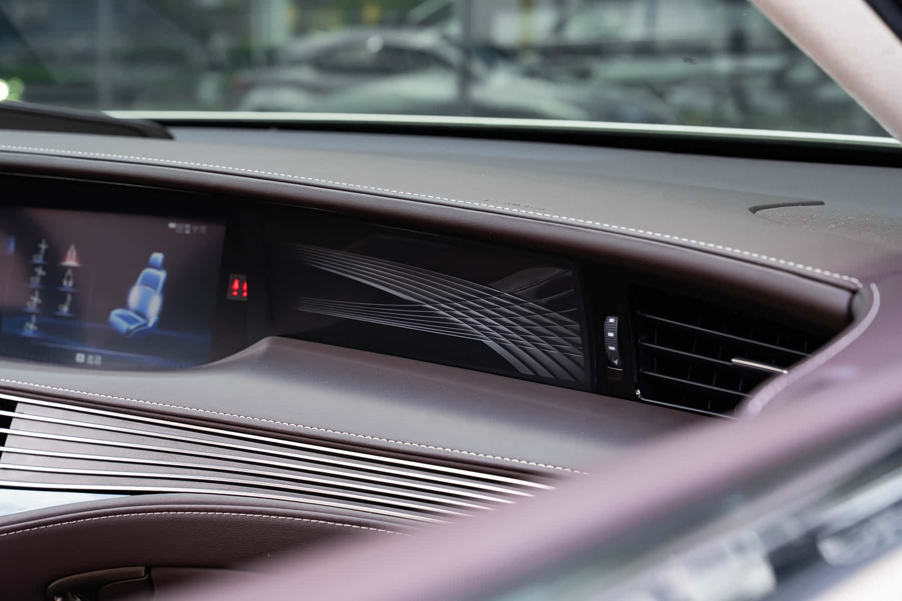 Lexus LS, 2018 18
