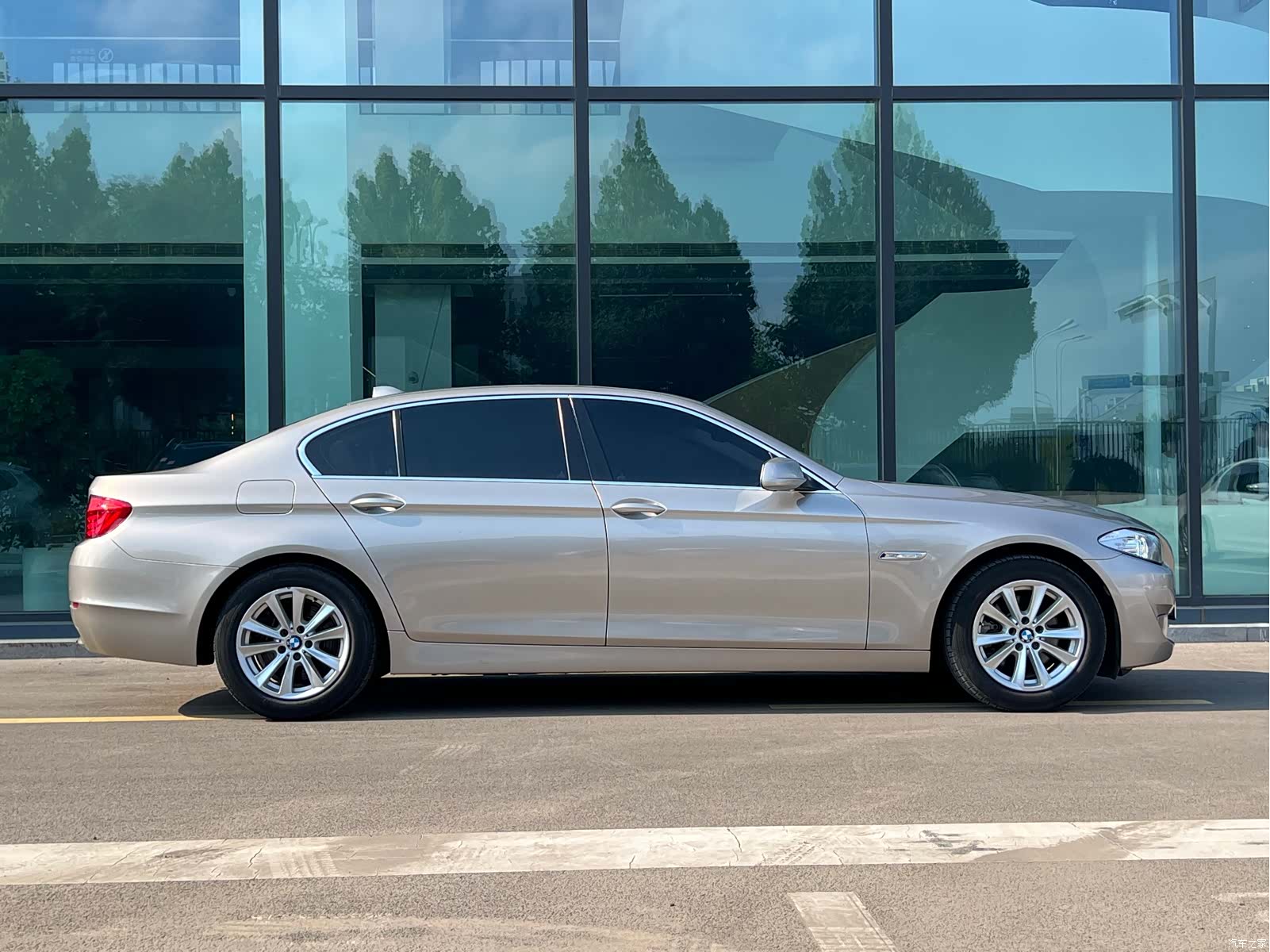 BMW 5 Series, 2011 6