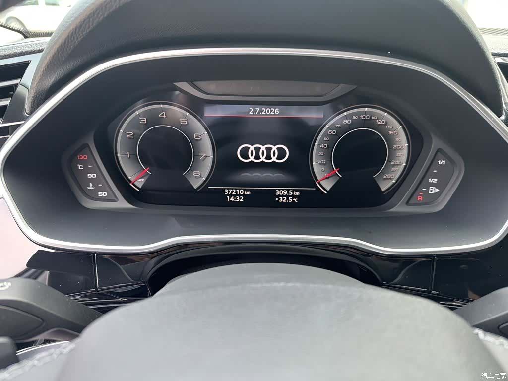 Audi Q3, 2022 все фото