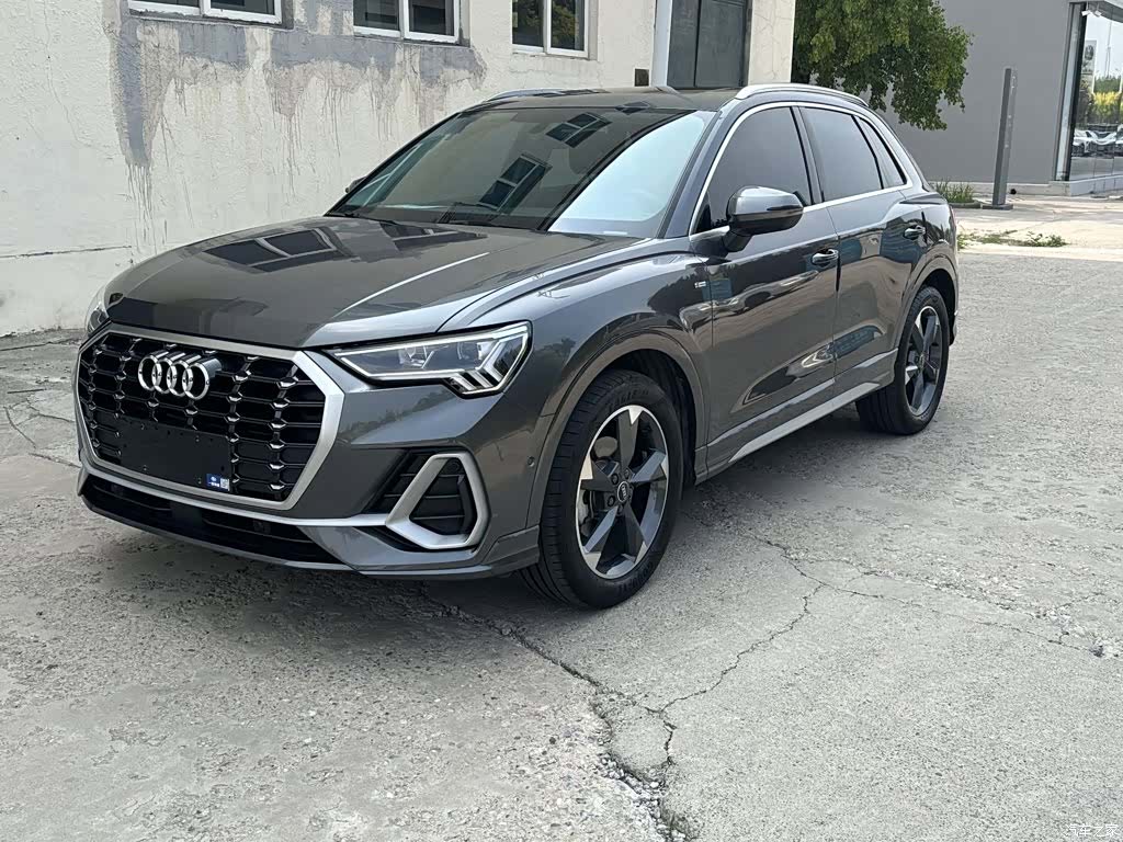 Audi Q3, 2022 1