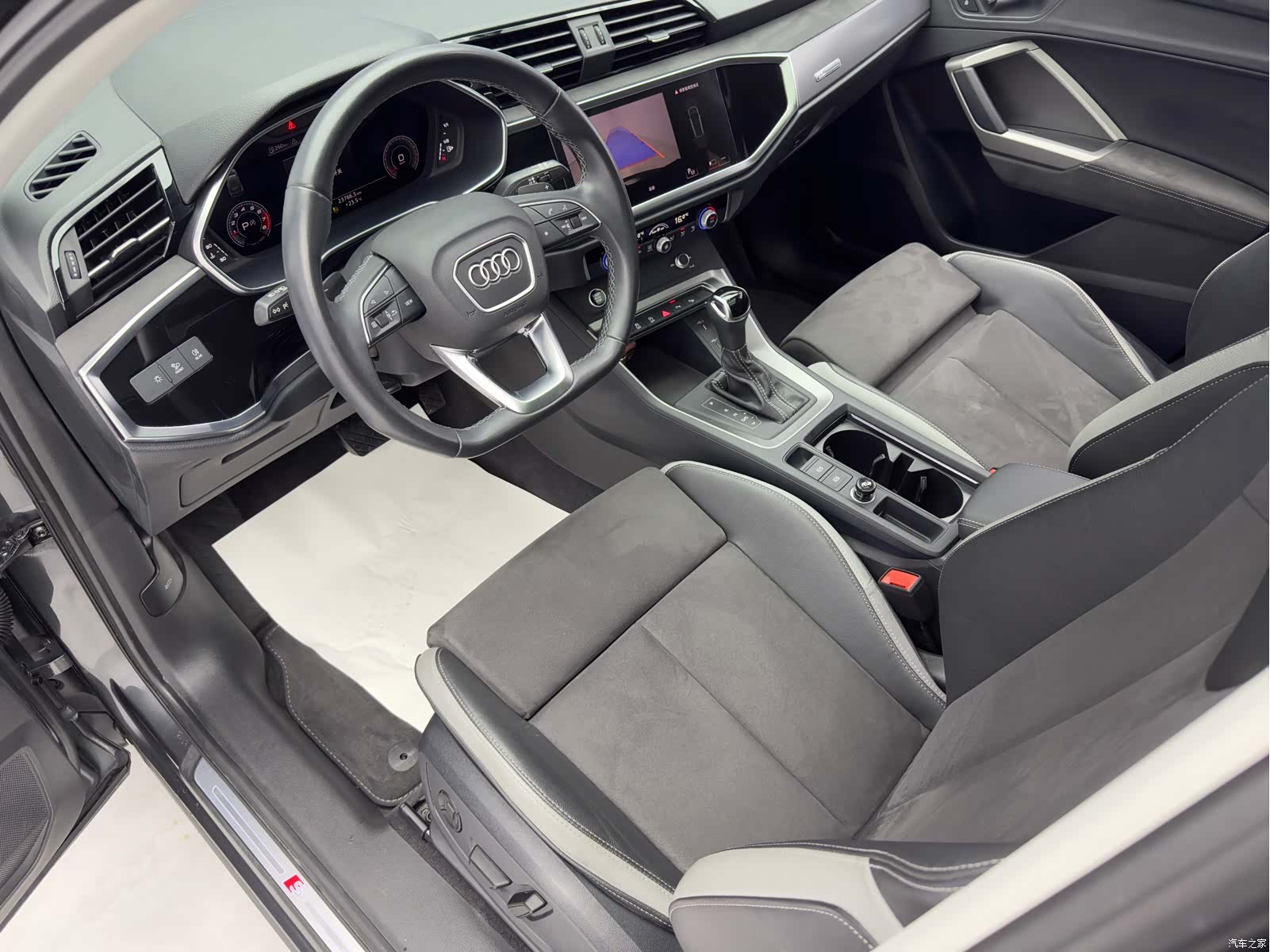 Audi Q3, 2023 10