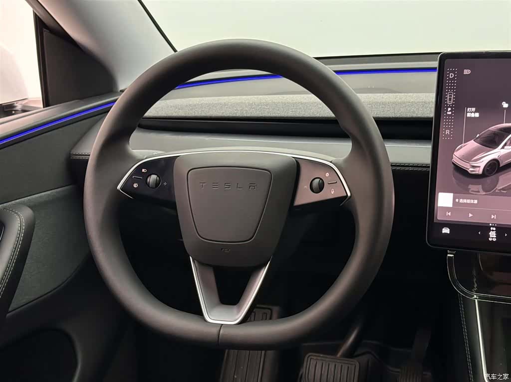 Tesla Model Y, 2025 12
