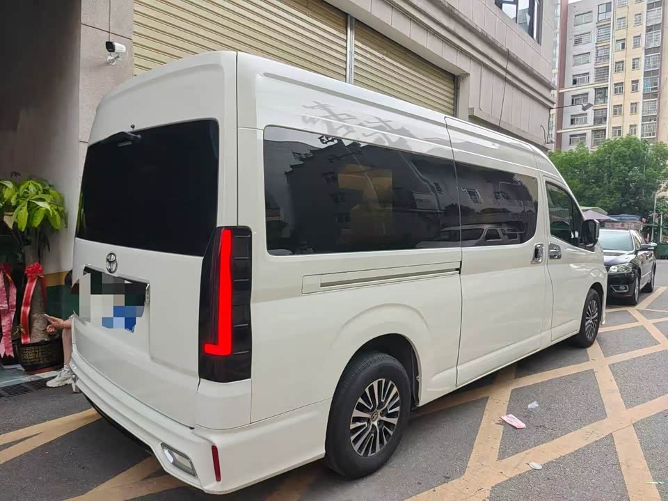 Toyota HIACE Toyota HIACE