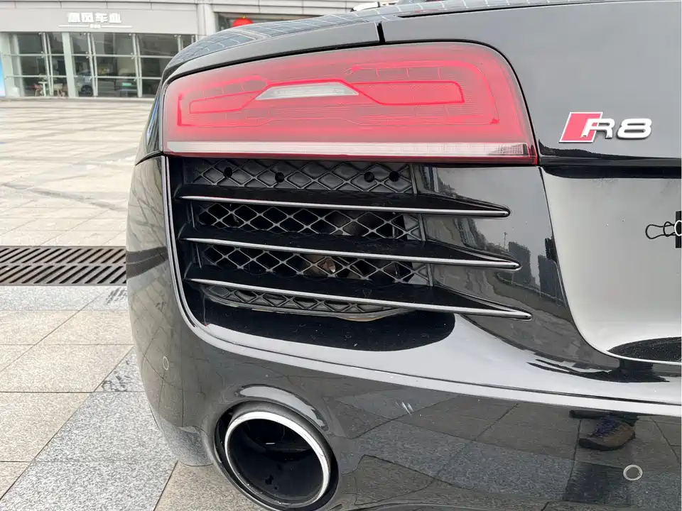 Audi R8