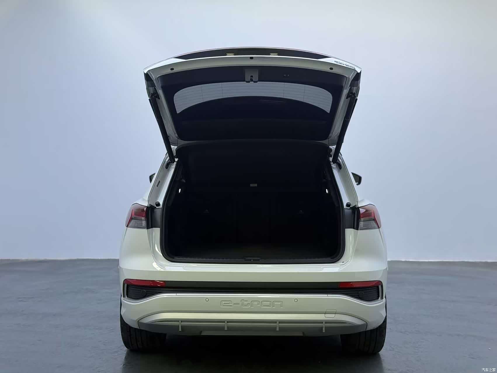 Audi Q4 e-tron, 2024 8