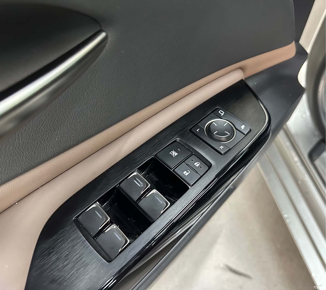 Lexus ES, 2023 7