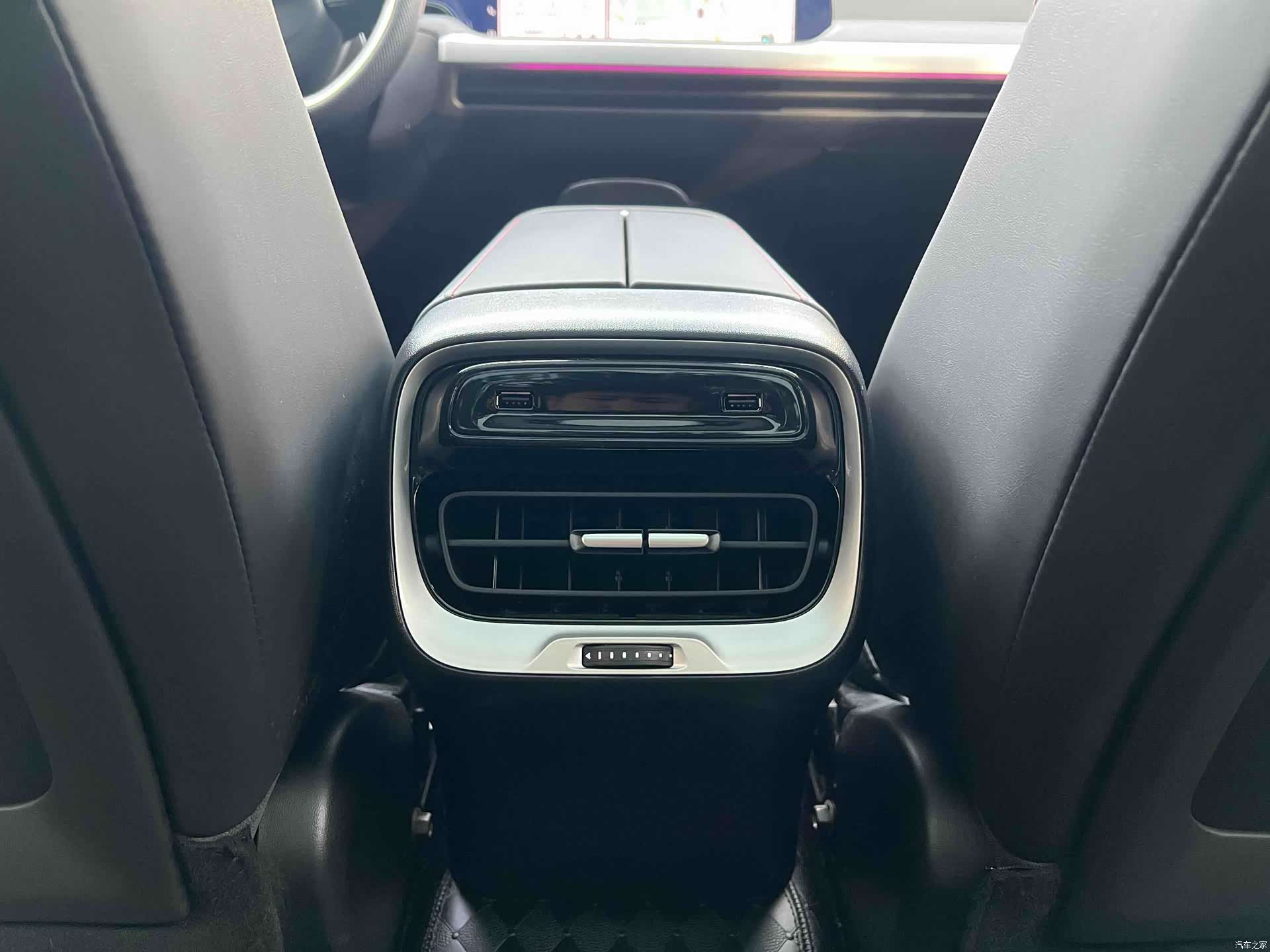Xpeng P7, 2022 14