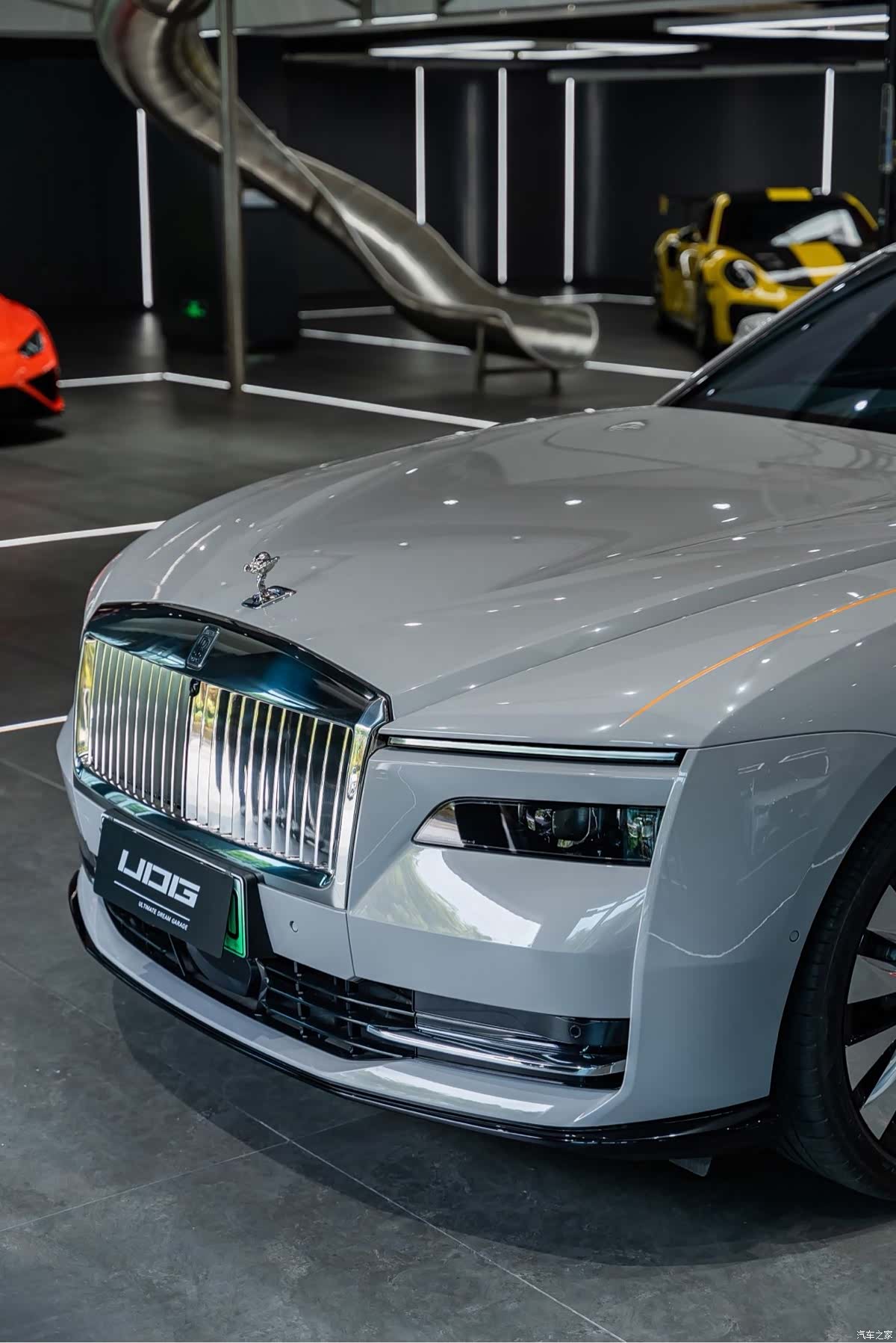 Rolls-Royce Spectre, 2024 3
