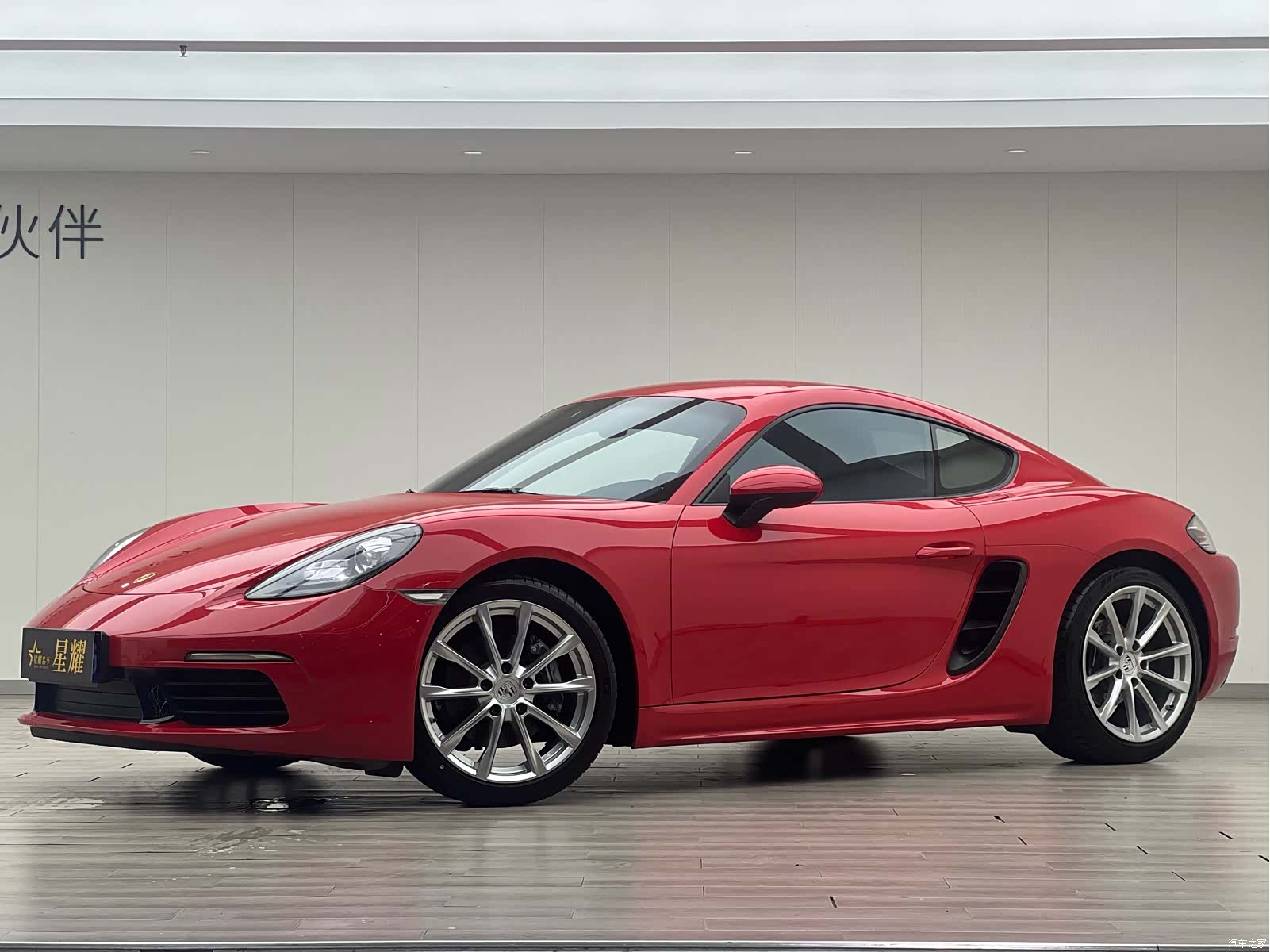 Porsche Cayman, 2018 1