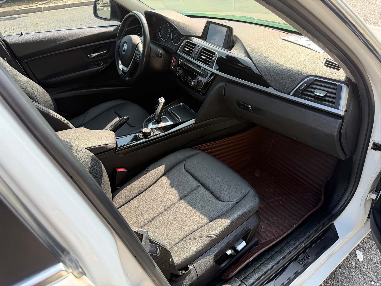 BMW 3 Series, 2017 11