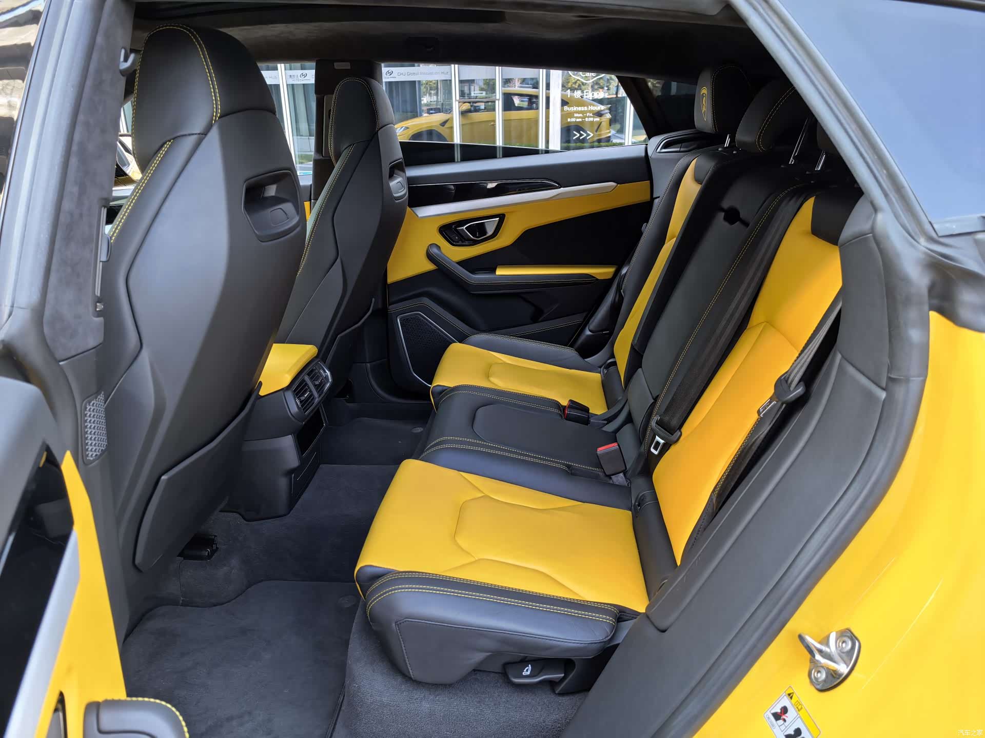 Lamborghini Urus, 2023 44