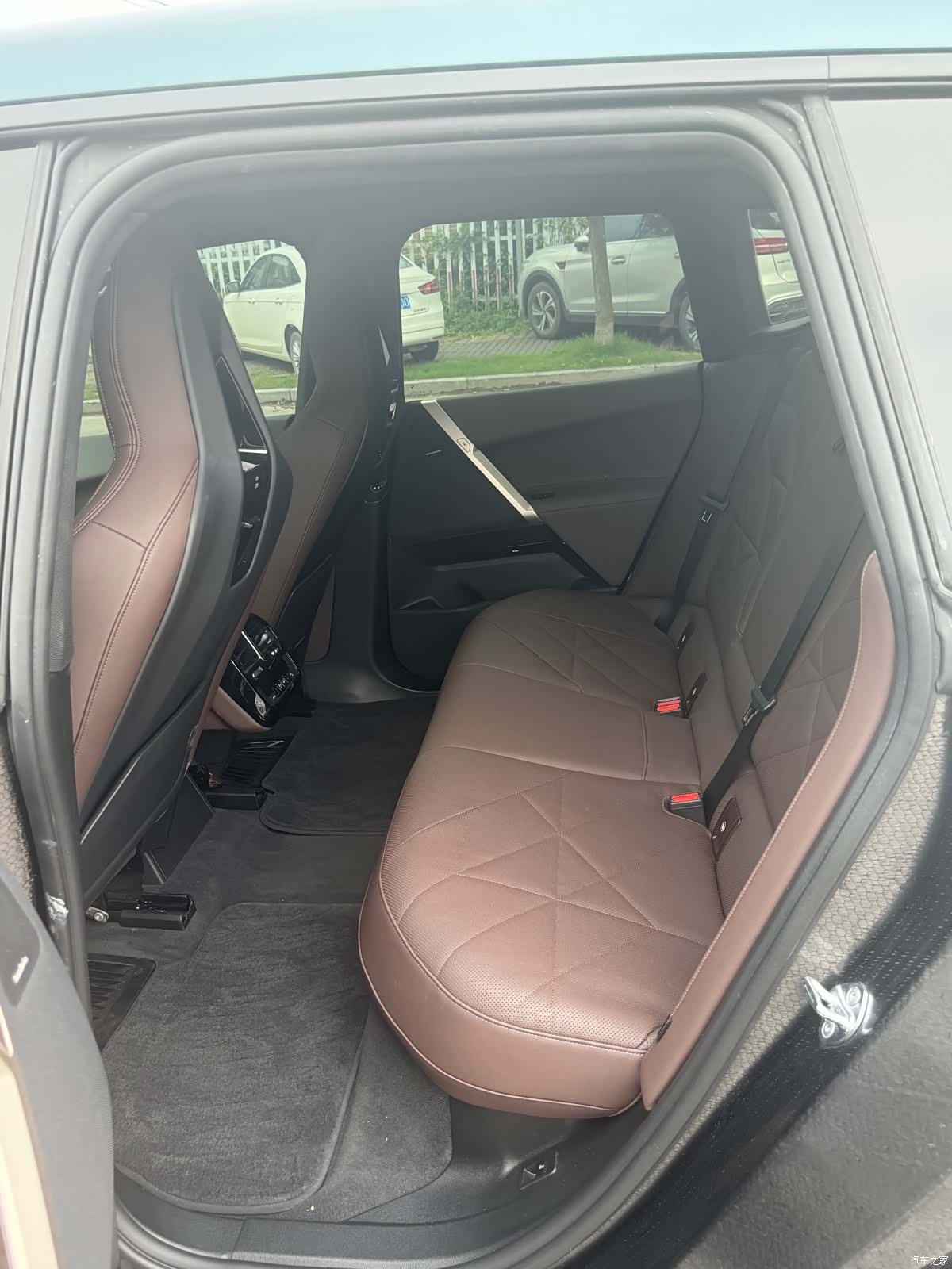 BMW iX, 2025 7