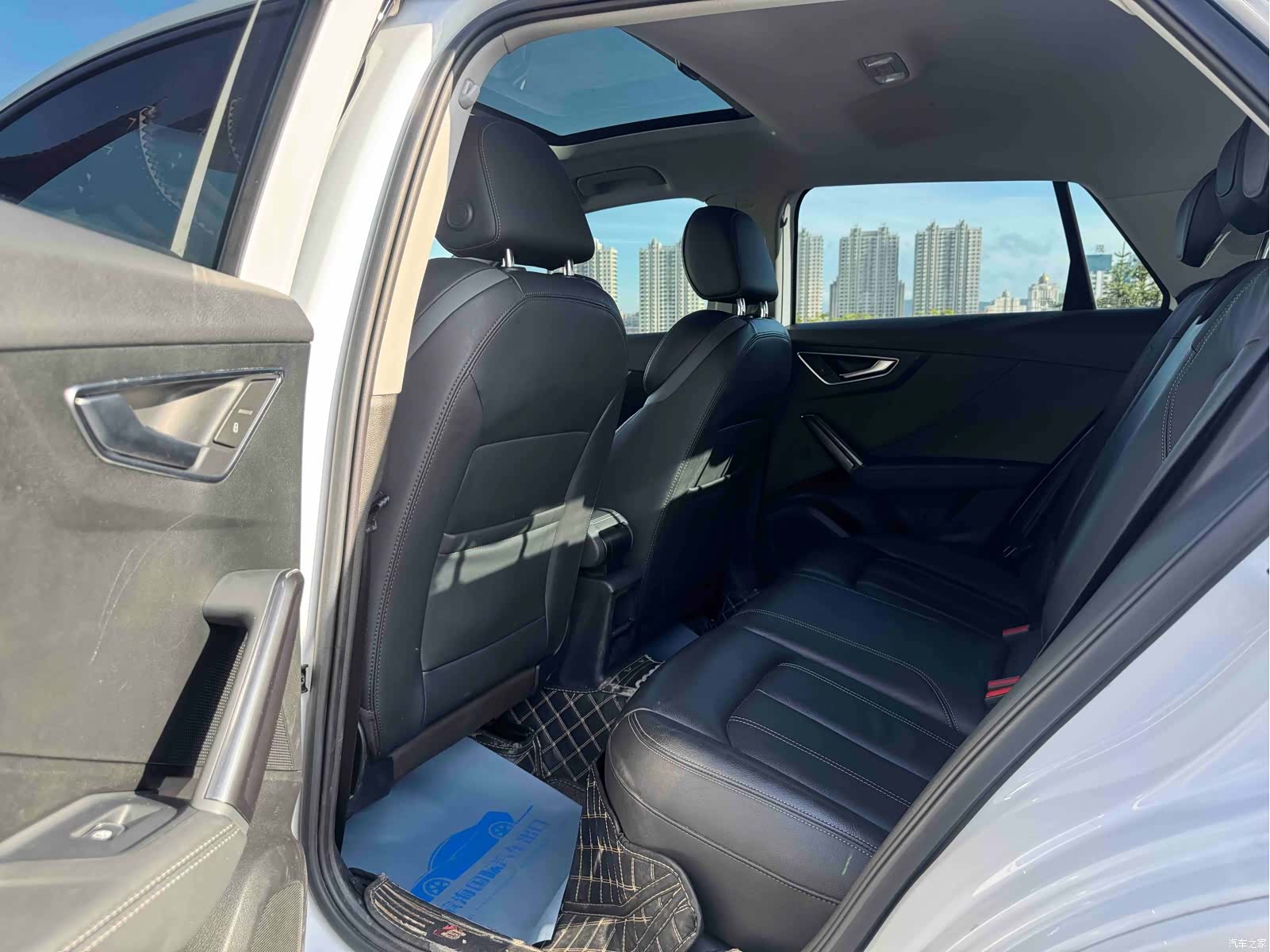 Audi Q2L, 2021 8