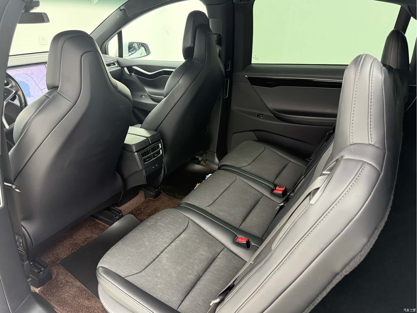 Tesla Model X, 2018 13