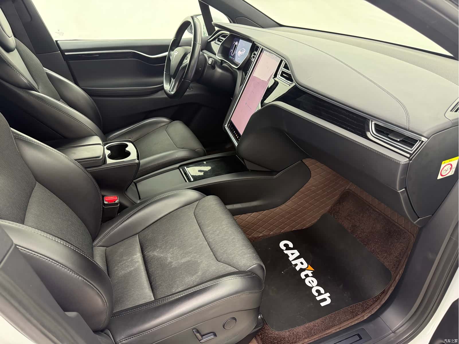Tesla Model X, 2018 10