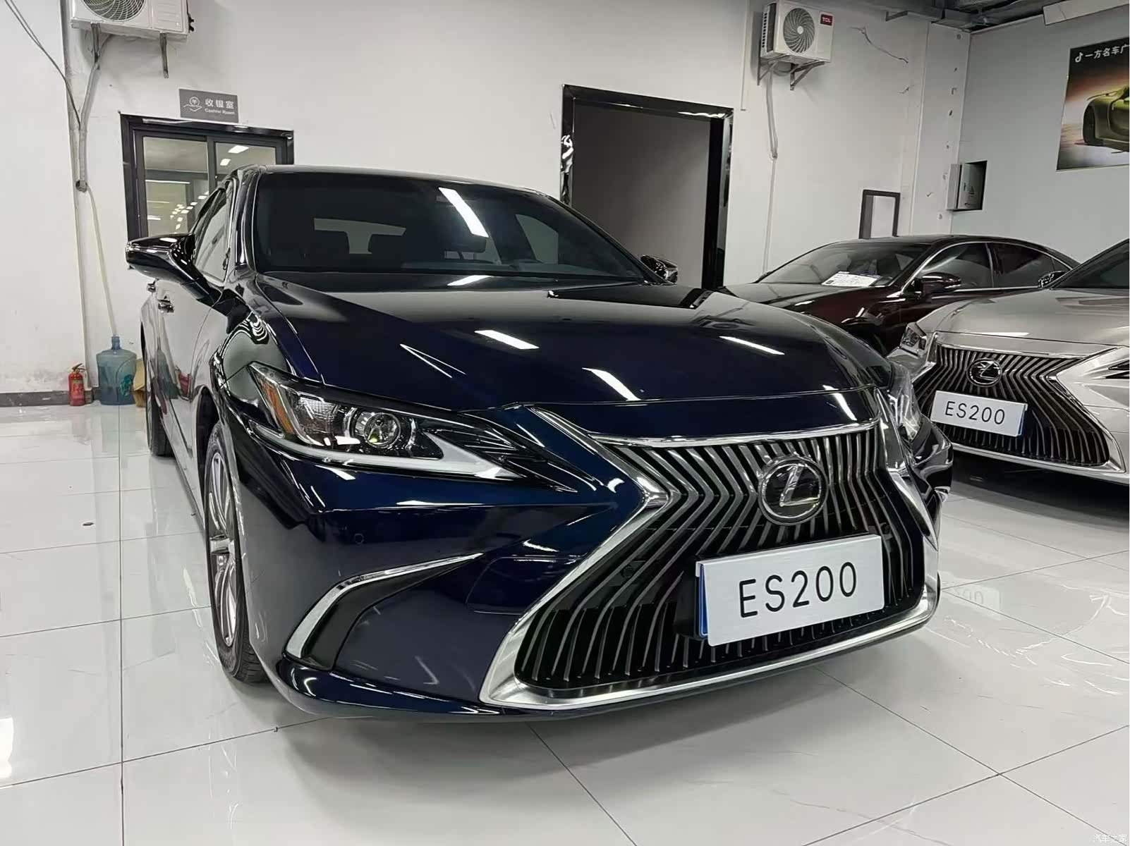 Lexus ES, 2021 3