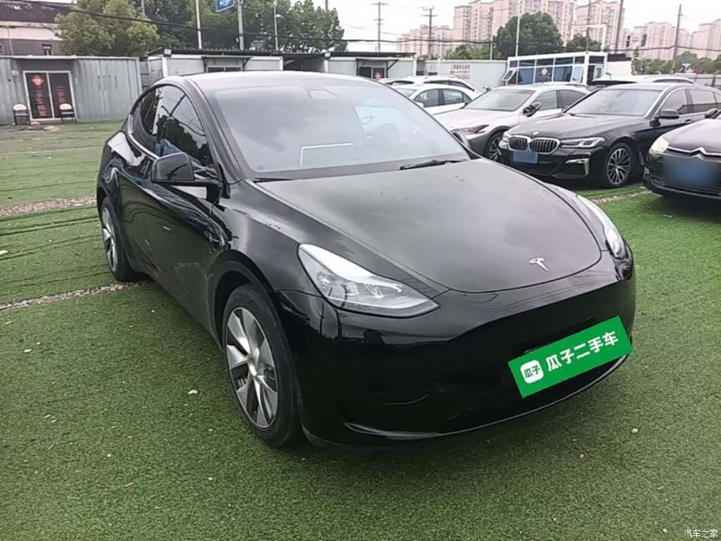 Tesla Model Y, 2023 4