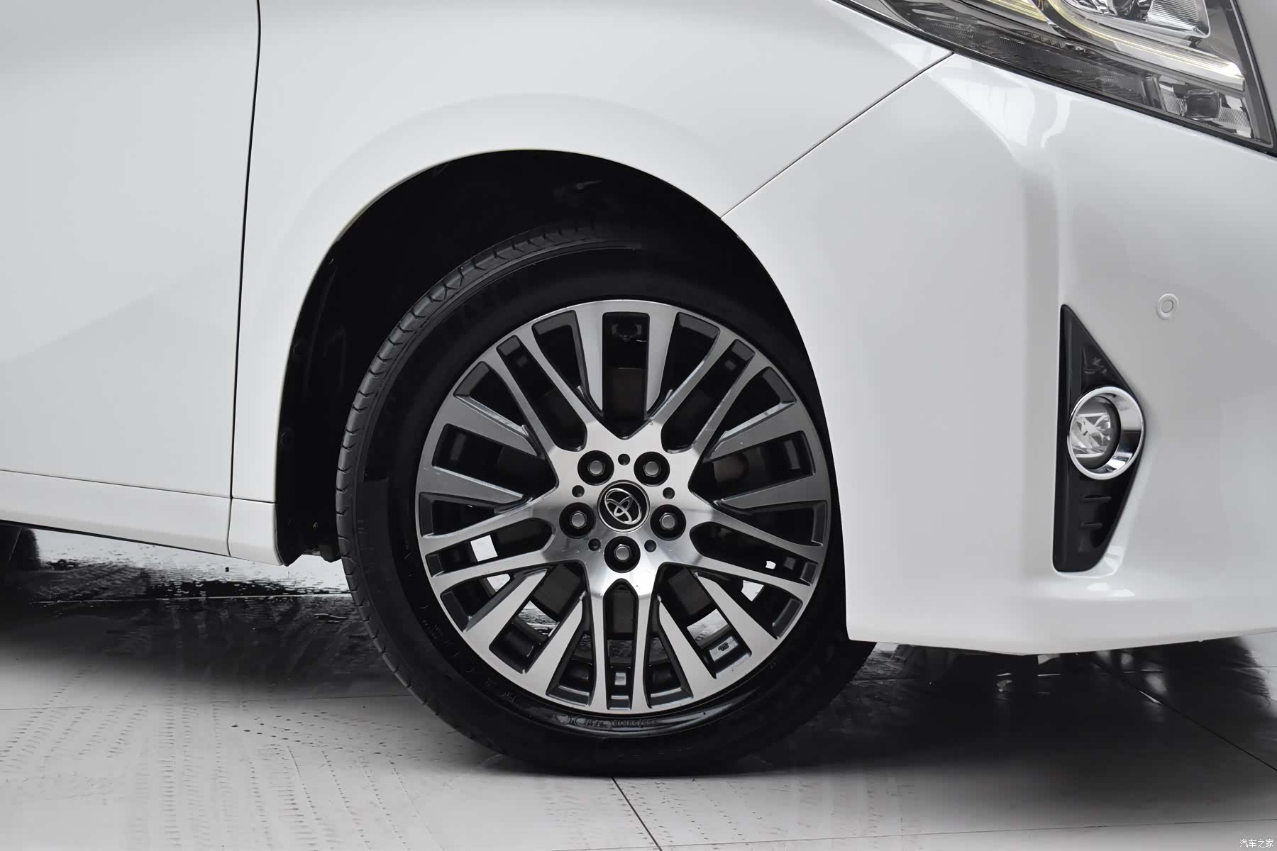 Toyota Alphard, 2017 все фото