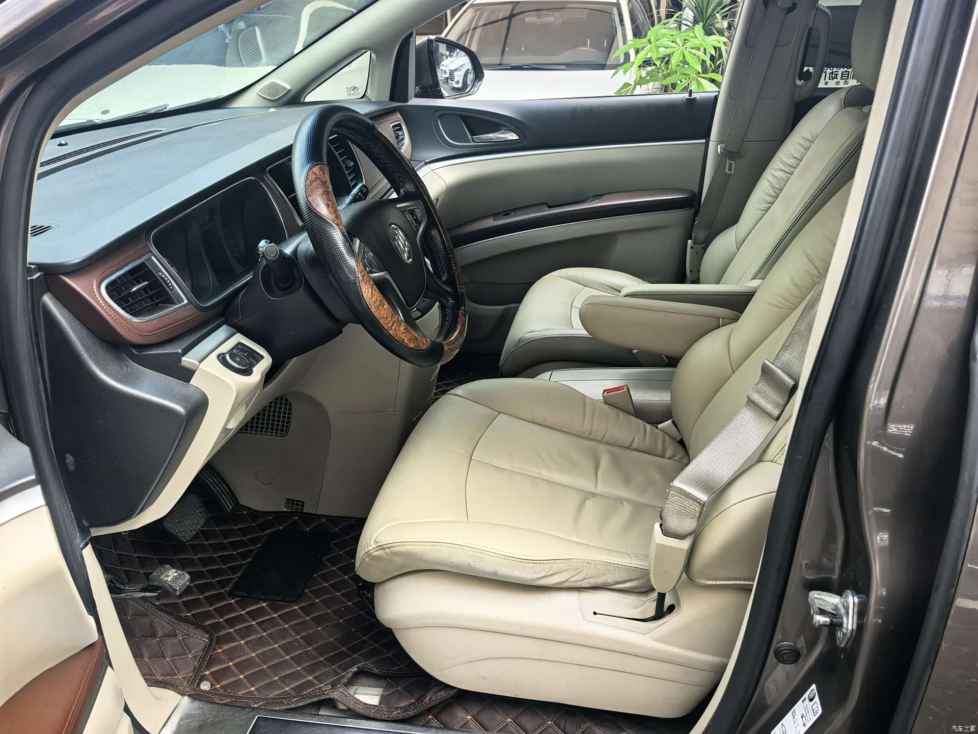 Buick GL8, 2018 10