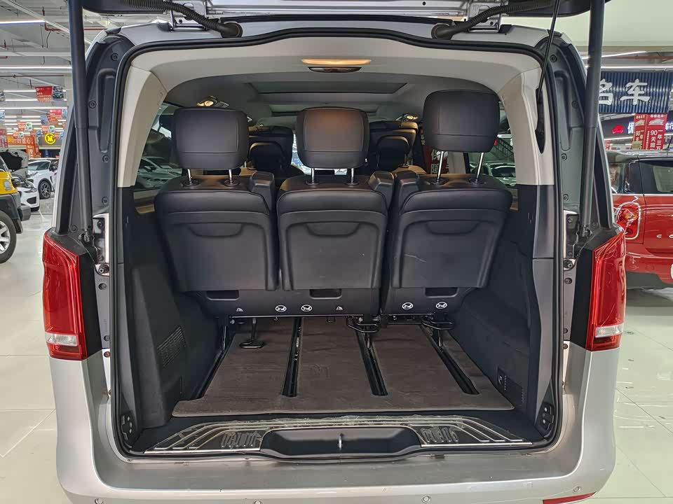 Mercedes-Benz V-class