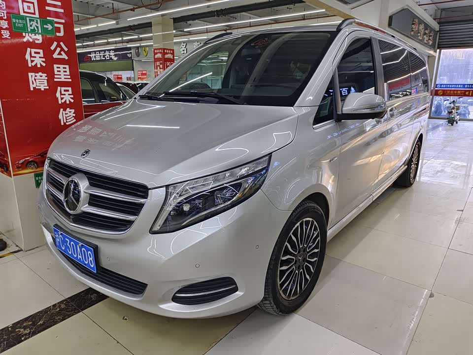 Mercedes-Benz V-class
