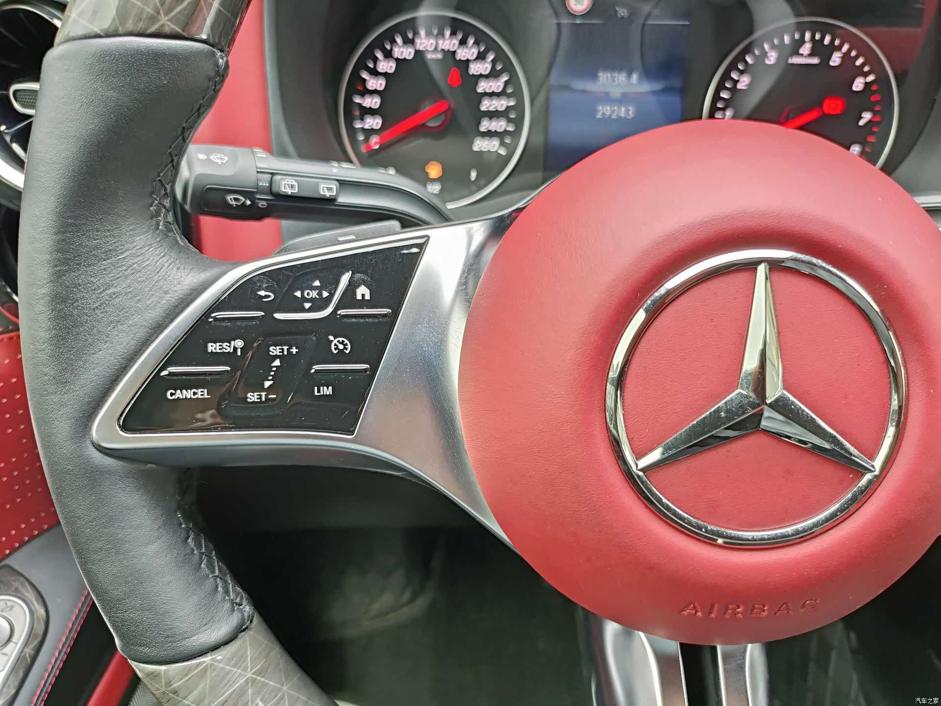 Mercedes-Benz 7, 2025 8