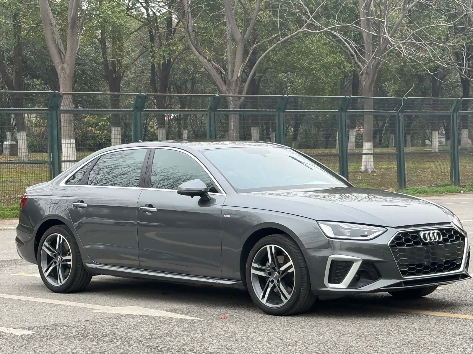 Audi A4L, 2021 3