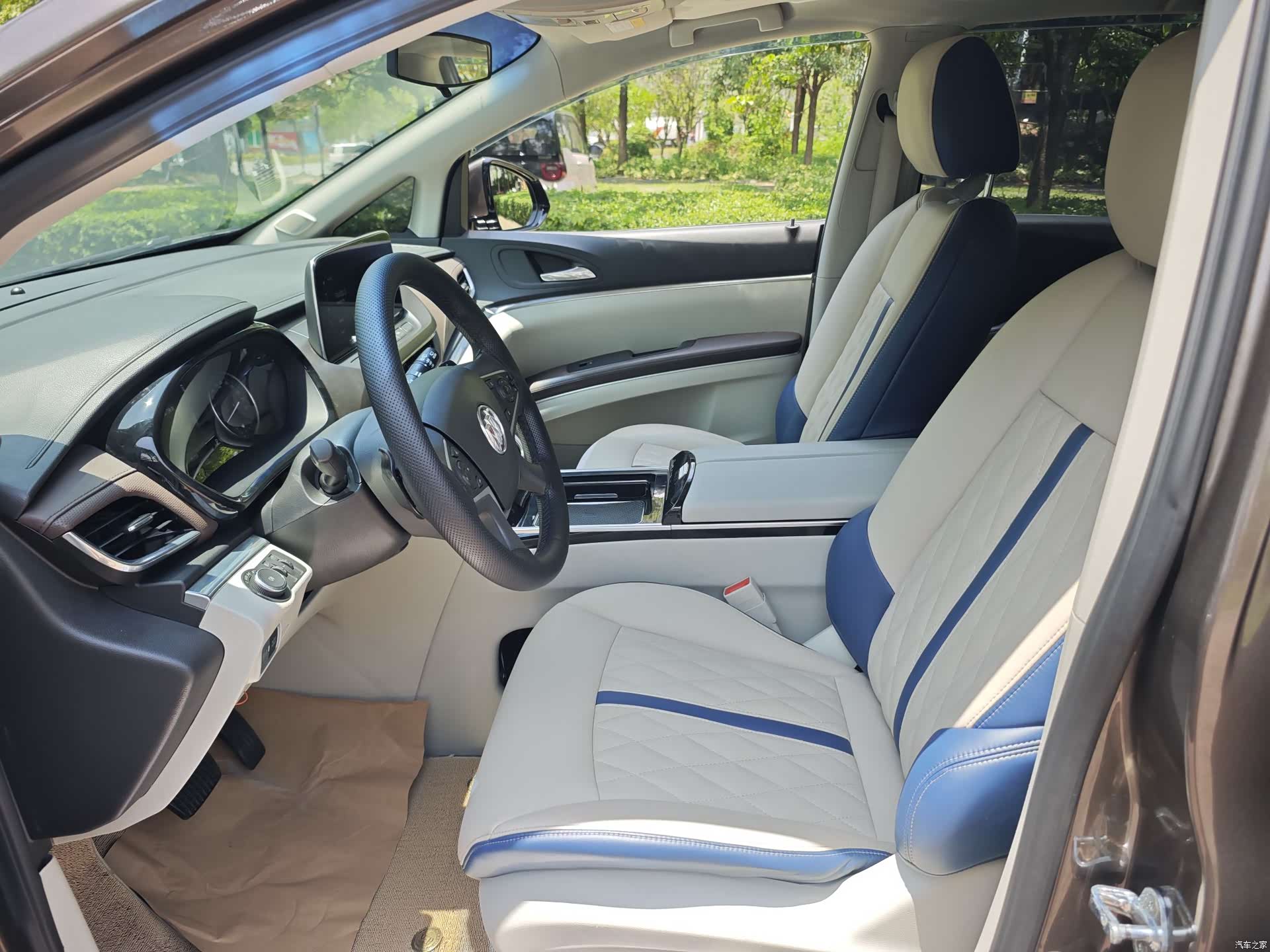 Buick GL8, 2023 8