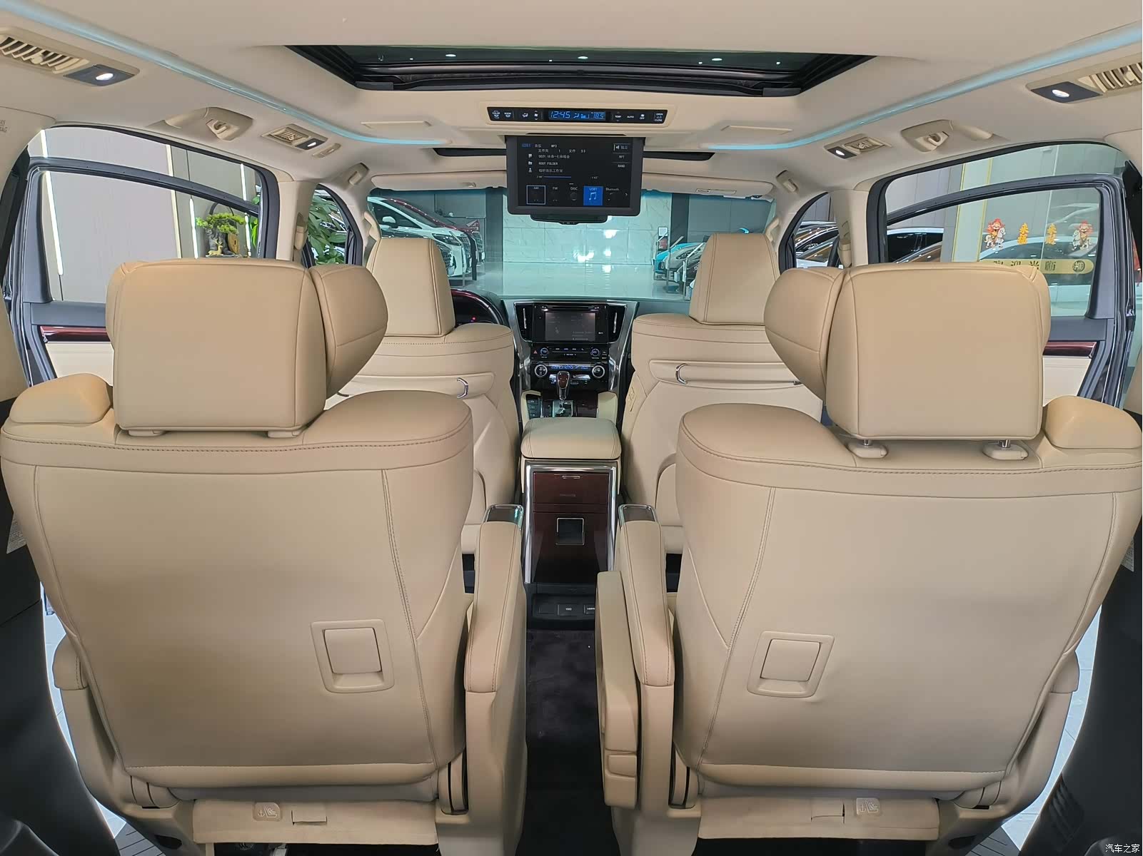 Toyota Alphard, 2018 22