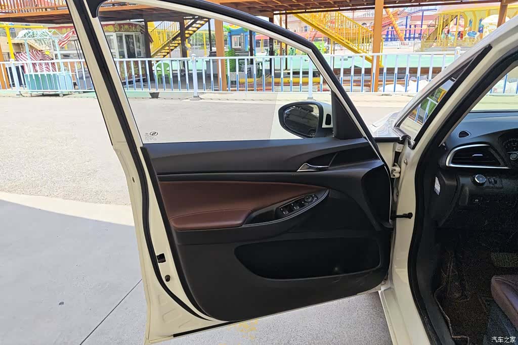 Buick GL6, 2018 7