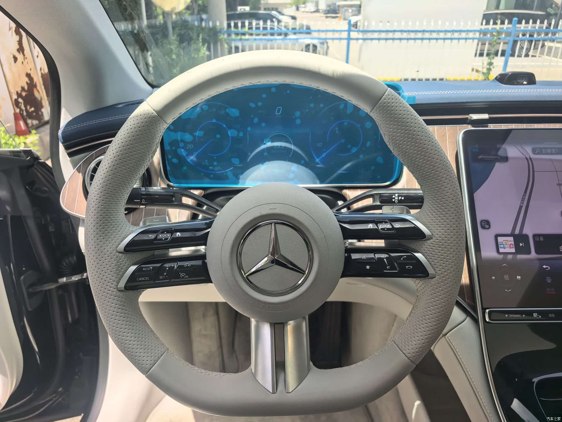 Mercedes-Benz EQE, 2025 13