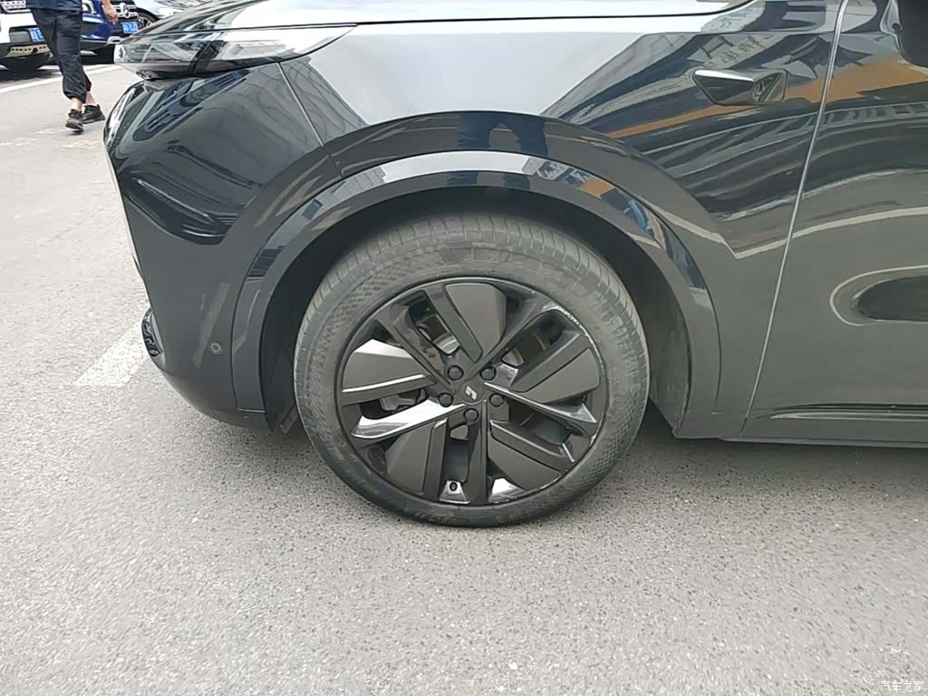 Li Auto L9, 2024 23