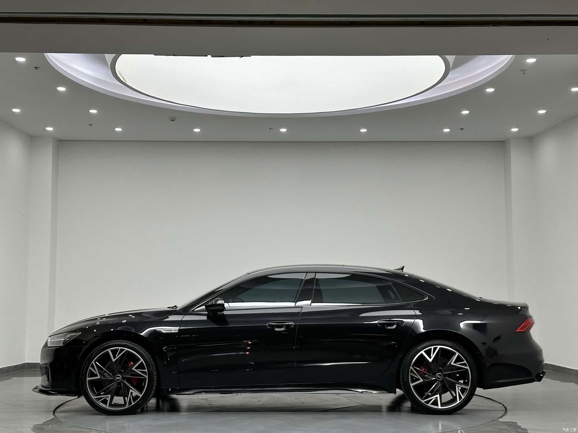 Audi A7L, 2024 все фото