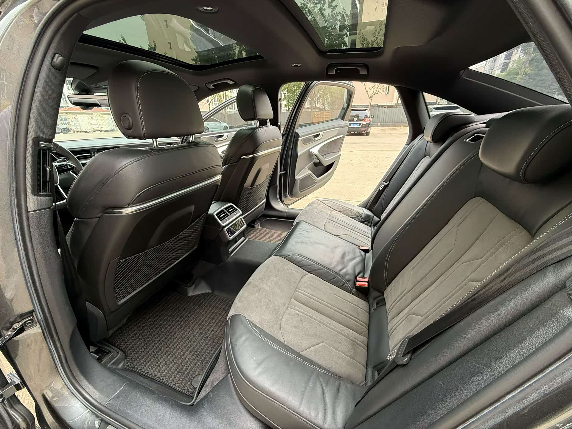 Audi A6L, 2019 9