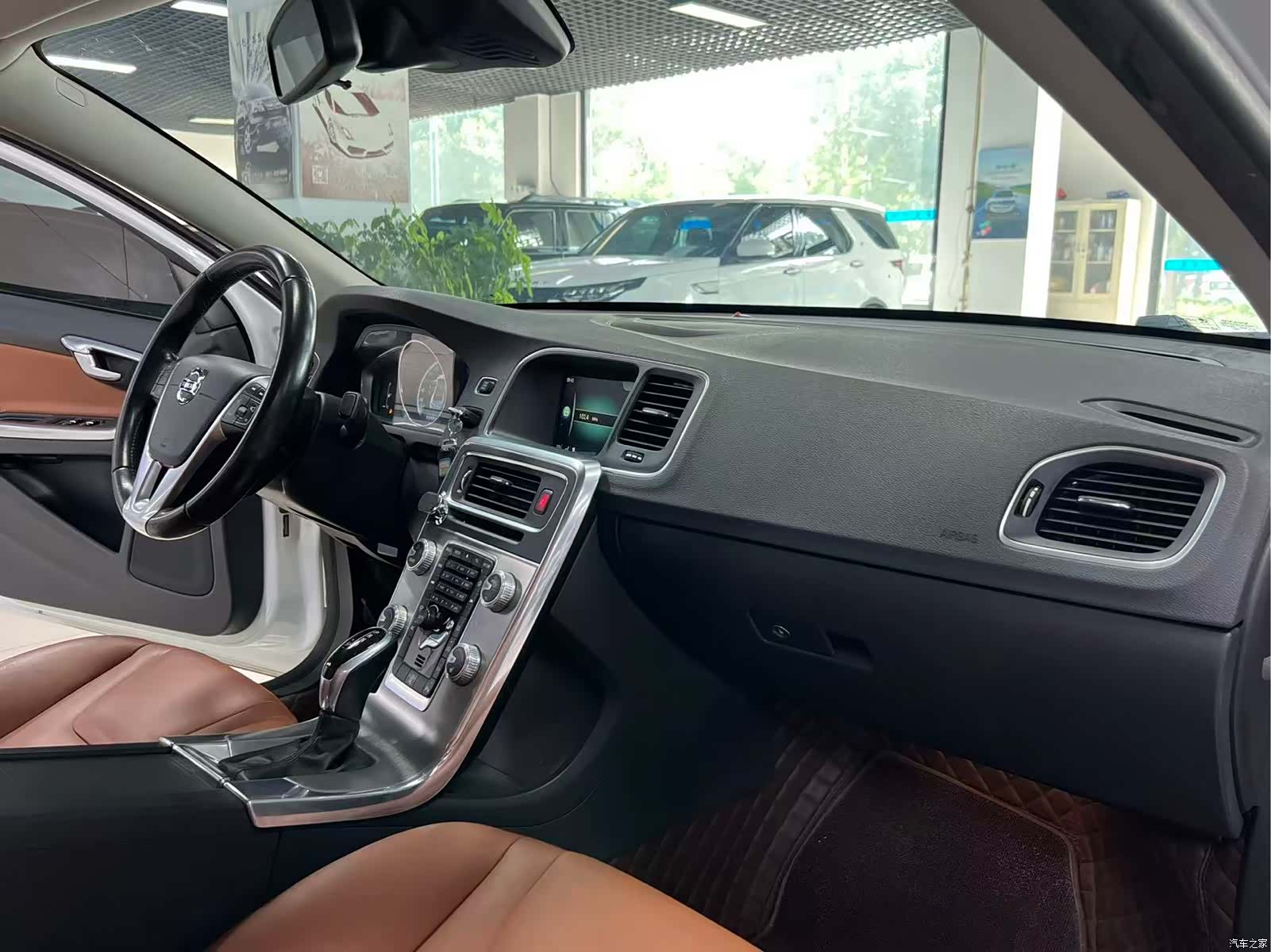 Volvo S60, 2015 16